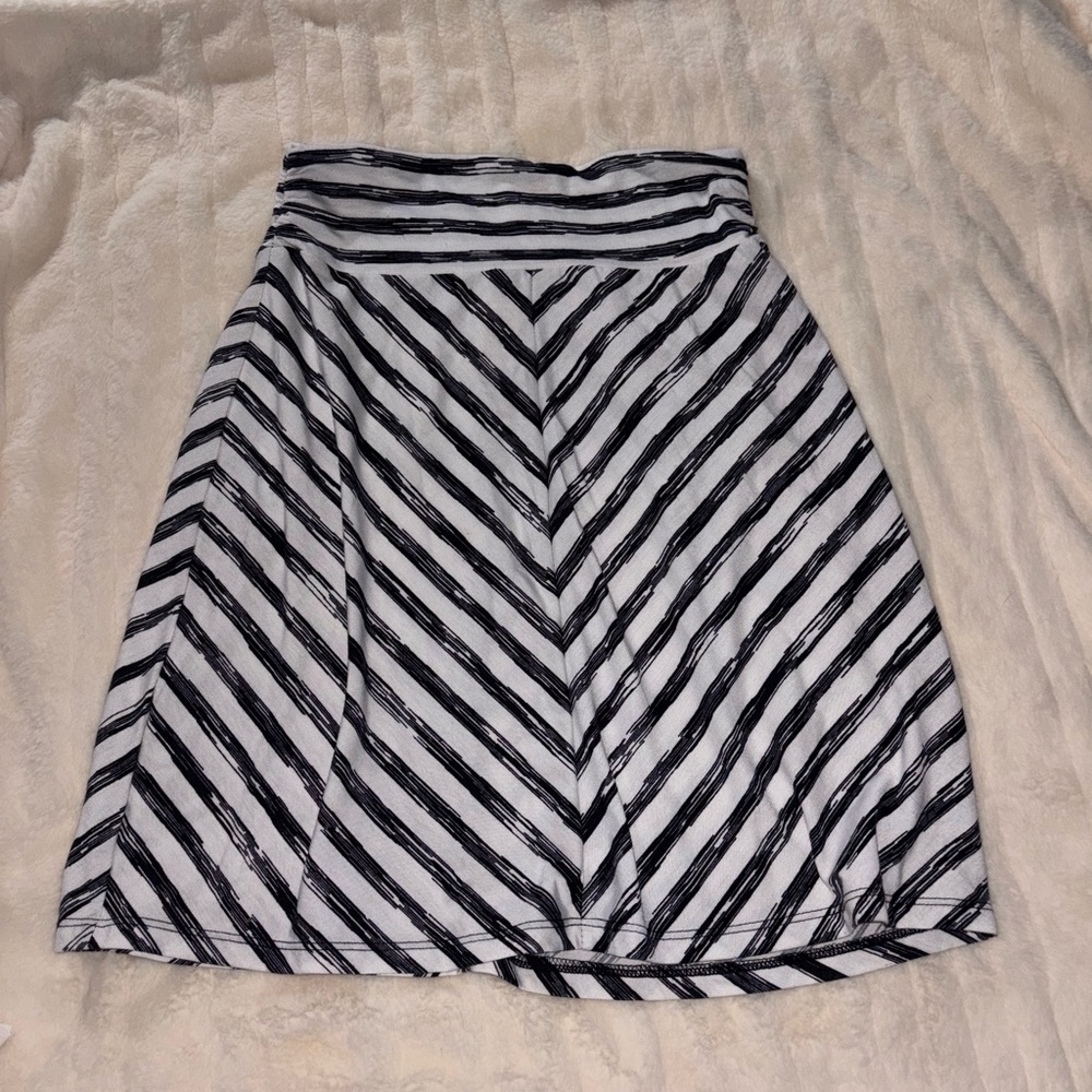 Faded Glory Black and White Chevron A-Line Skirt